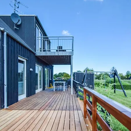 3 Bedroom Stunning In *