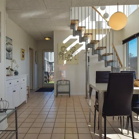 3 Bedroom Stunning In *